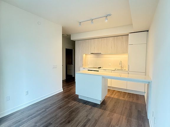 4th image of 89 Church St #1101
