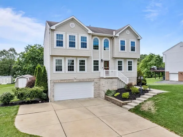 26 Giant Oak Dr, Baden, PA 15005