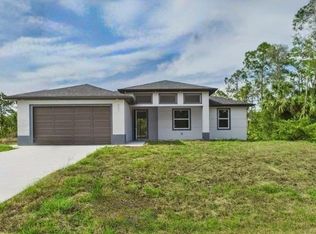 621 Allison St E, Lehigh Acres, FL 33974