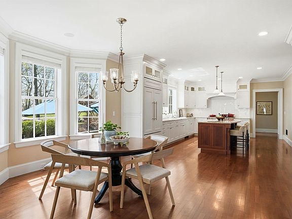 4th image of 21 Chadbourne Rd