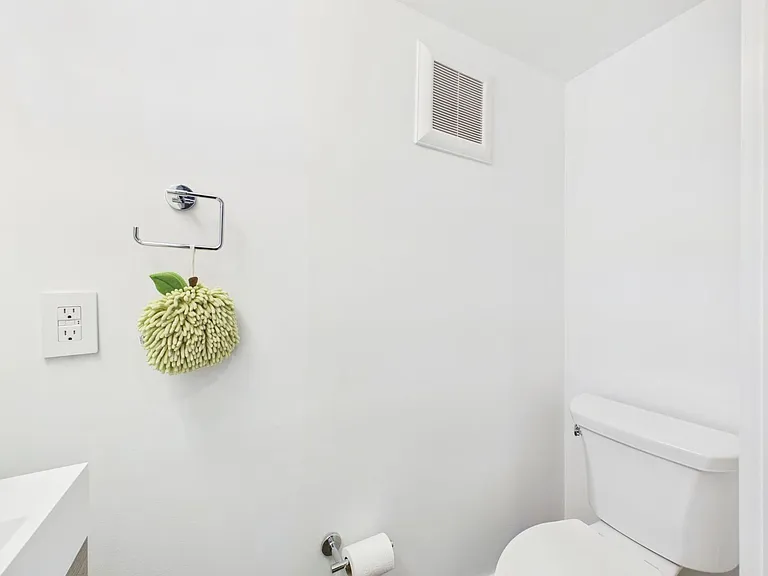 1335 S Garnet St — Photo 5