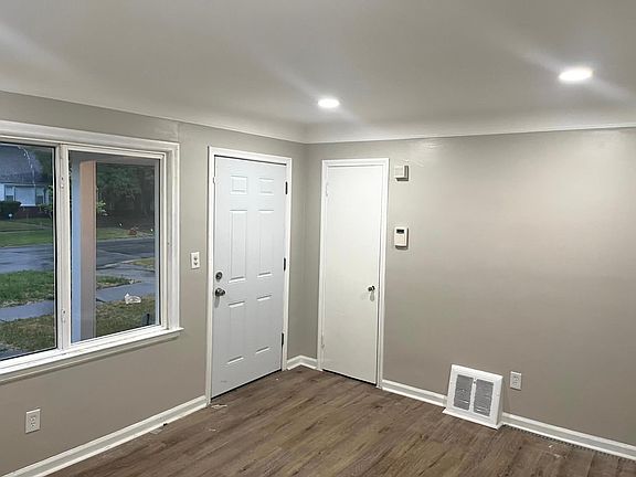 2nd image of 21612 Pembroke Ave