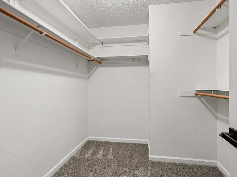 448 Lilac Ct — Photo 17