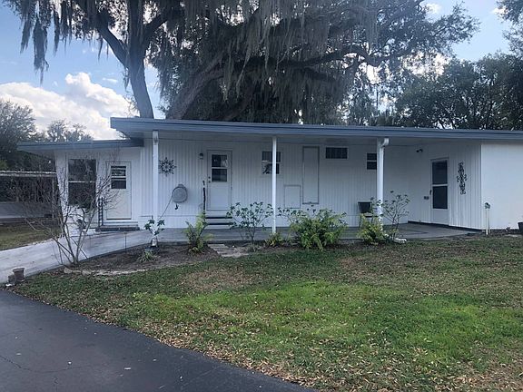 3rd image of 18 Great Oak Dr