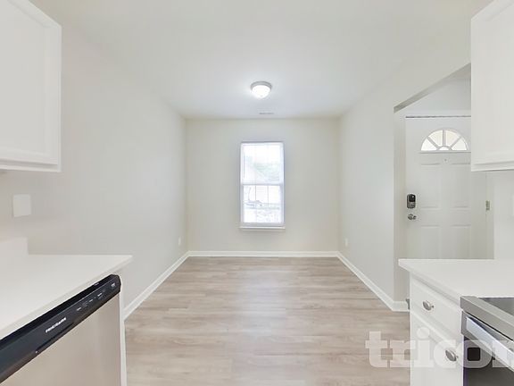 5th image of 10203 Green Hedge Ave