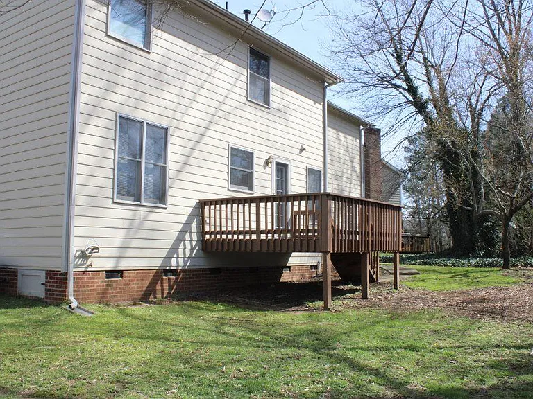 102 Uxbridge Ct — Photo 15