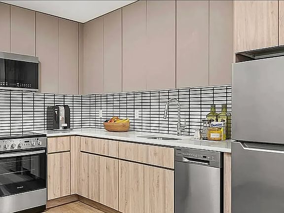 3rd image of 130 Willis Ave #712