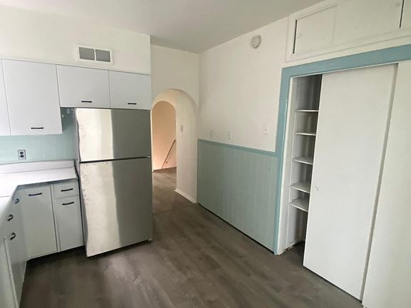 5th image of 4239 Gannett St Floor 2