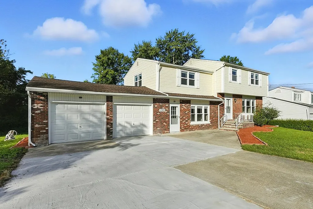 Building Photo - 2380 Croydon Rd