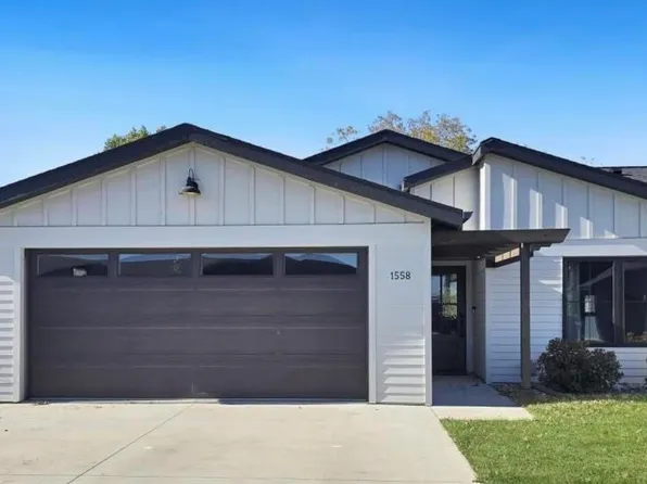 1558 Blaines Way, Spirit Lake, IA 51360