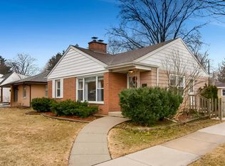 222 N Emerson St, Mount Prospect, IL 60056