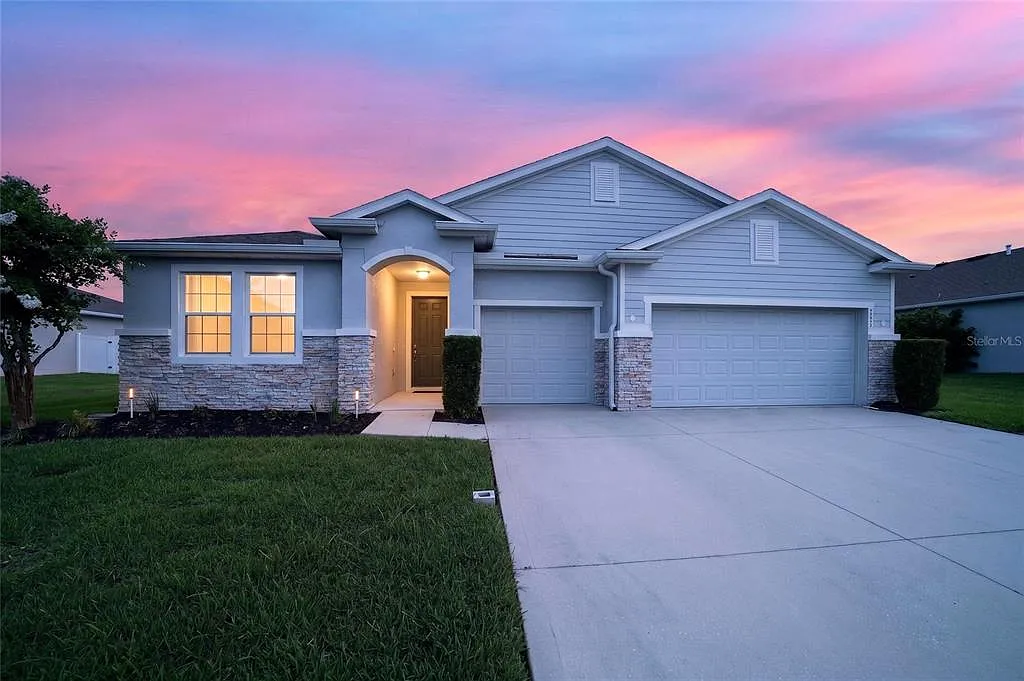 4 bed, 3.5 bath, 2834 sqft, $2,700 — Photo 1
