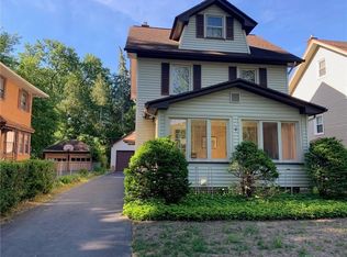 107 Parkside Cres, Rochester, NY 14617