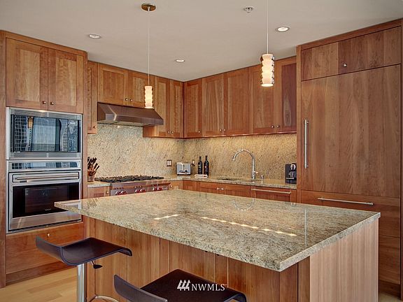 5th image of 500 106th Avenue NE #1905
