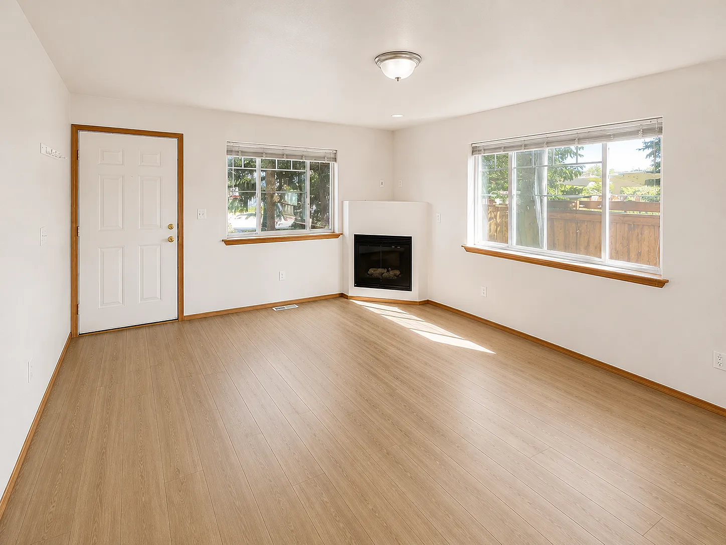 3 bed, 2.5 bath, 1300 sqft, $2,725 — Photo 3