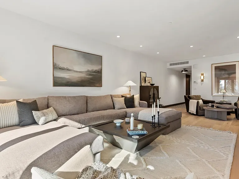9 Beach Club Dr #111 — Photo 4