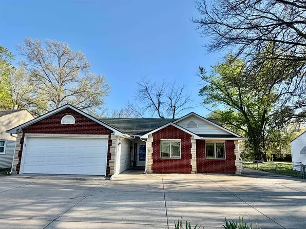 207 Miller Ave, Mulvane, KS 67110