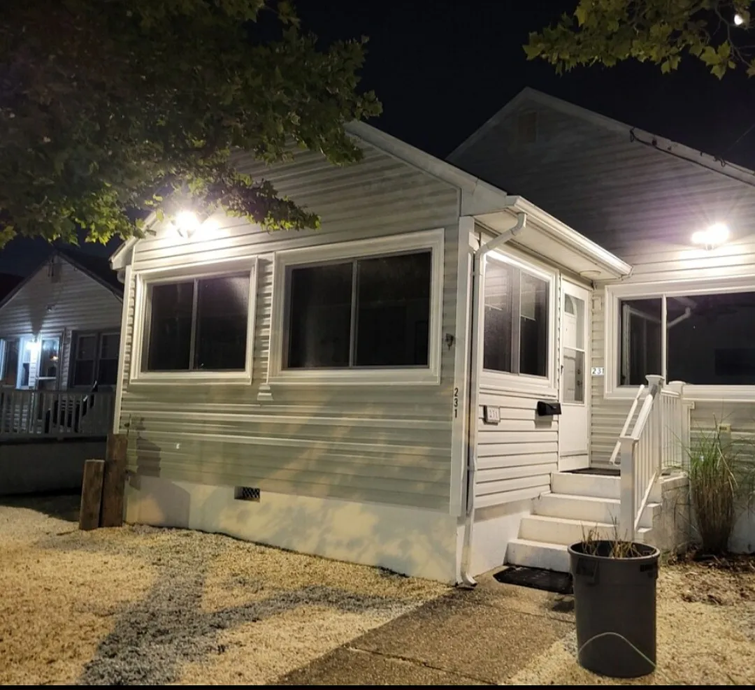 231 Hancock Ave photo 1