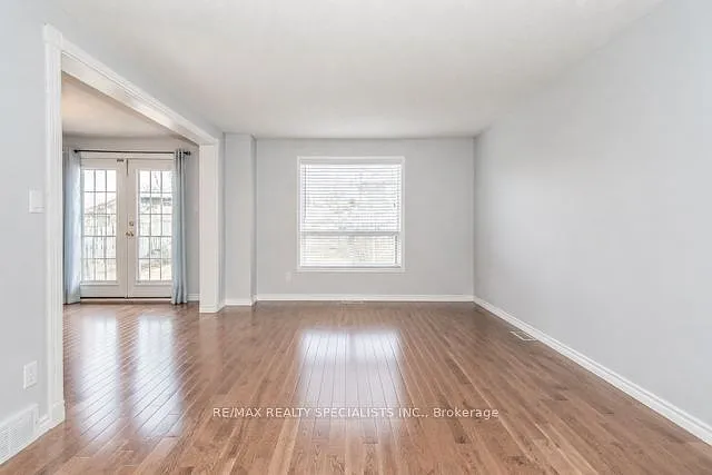 4 bed, $3,000 — Photo 2