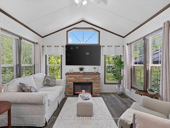 3rd image of 8685 Rock Glen Rd #402