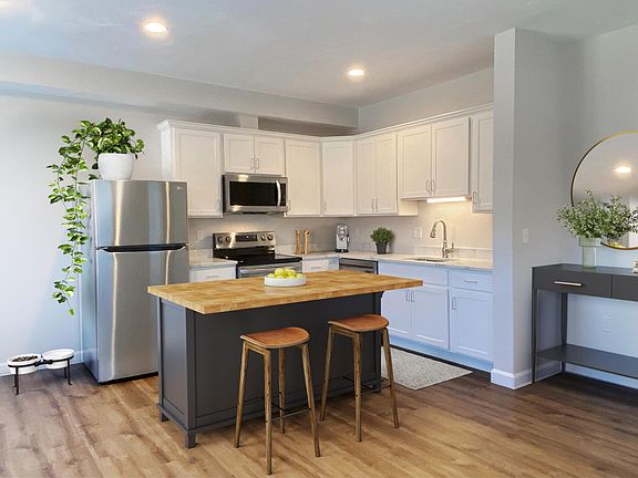 3rd image of 5 Eaglebrook Blvd #55
