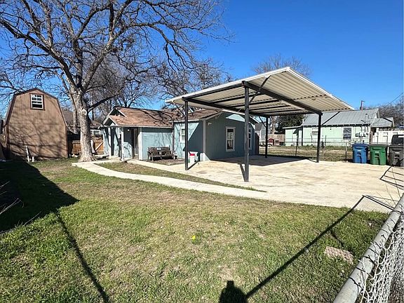 2nd image of 716 W Theo Ave