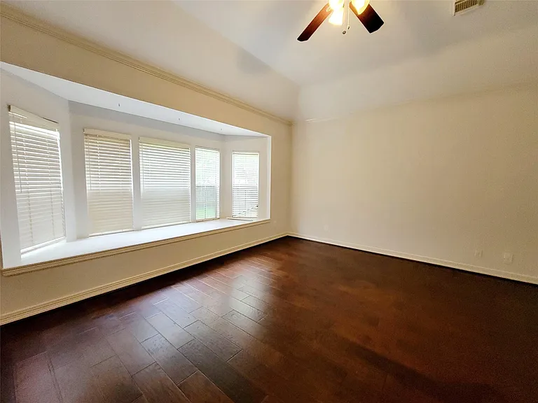 4831 Whitby Cir — Photo 5