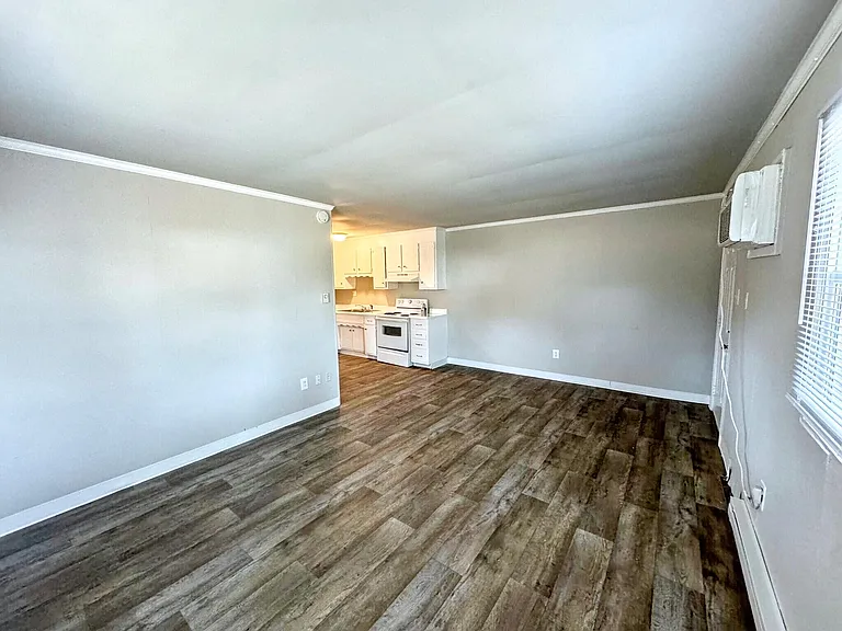 Huntwood Apartments — Photo 19