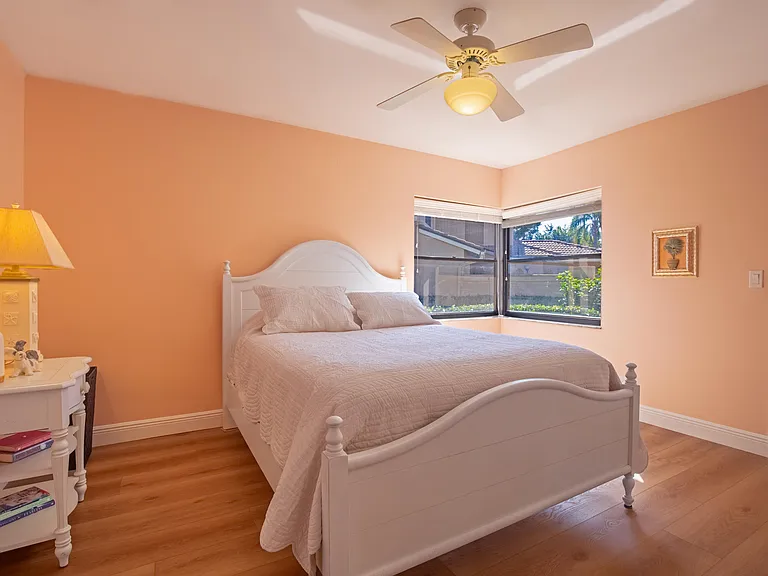 533 Prestwick Cir — Photo 15