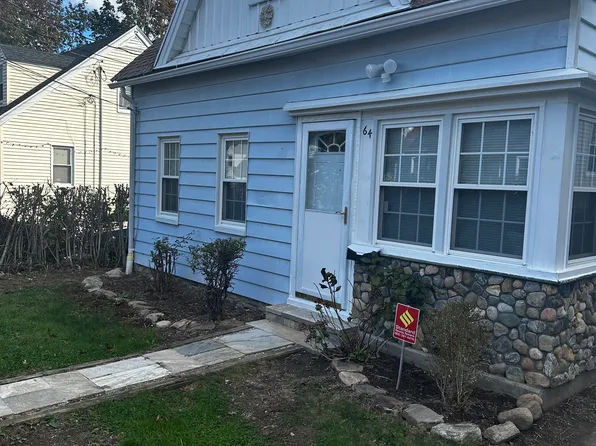 64 E Thorme St, Bridgeport, CT 06606