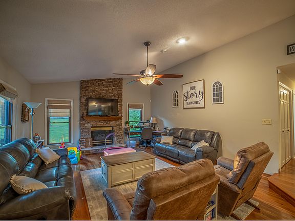 5th image of 71 Creekway Dr