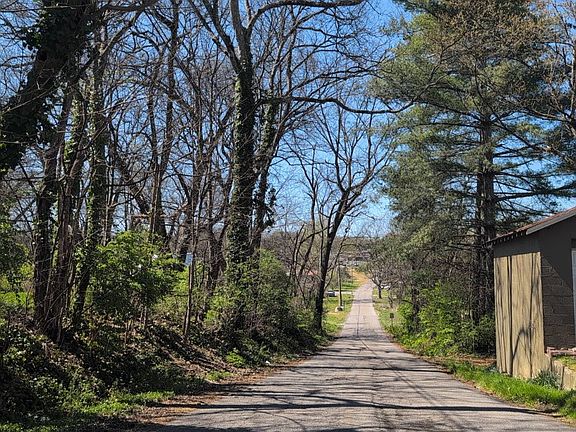 4th image of 251 Ridgecrest Dr