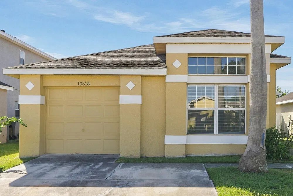 3 bed, 2.0 bath, 1404 sqft, $2,230 — Photo 1
