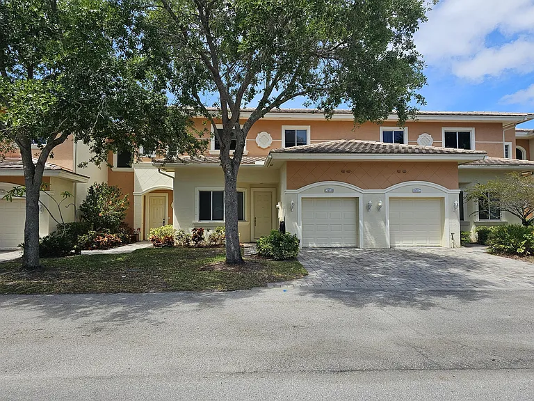2582 Langrove Ln SW — Photo 1