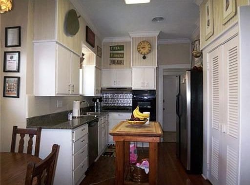 5th image of 1421 Hillary St