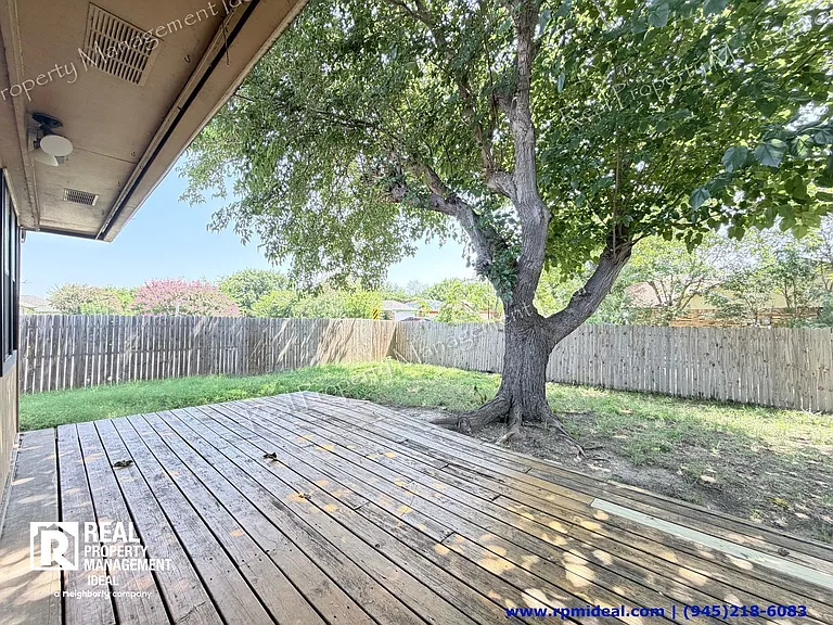 7832 Pebblebrook Dr — Photo 26