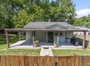 203 S 8th Ave, Ozark, MO 65721