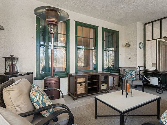 5th image of 1124 N State St