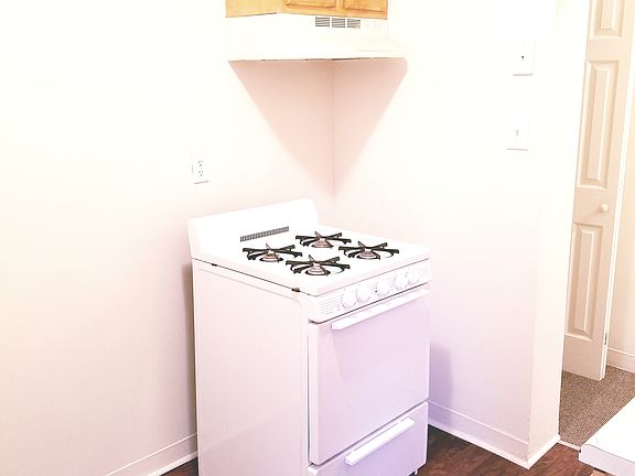 2nd image of 30 Kensington Ave #4