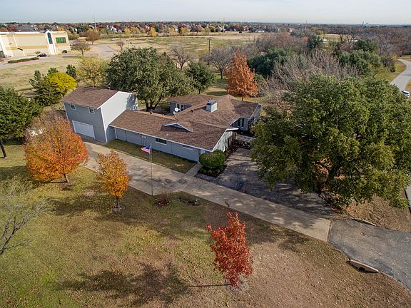 5th image of 2600 Sherri Ln