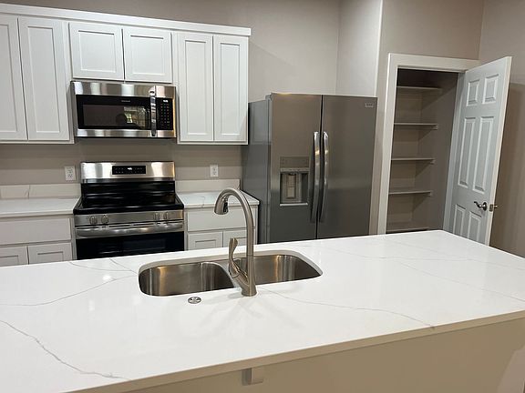 5th image of 923 N Callie Ave #4