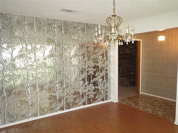 5th image of 1110 Redman Ln