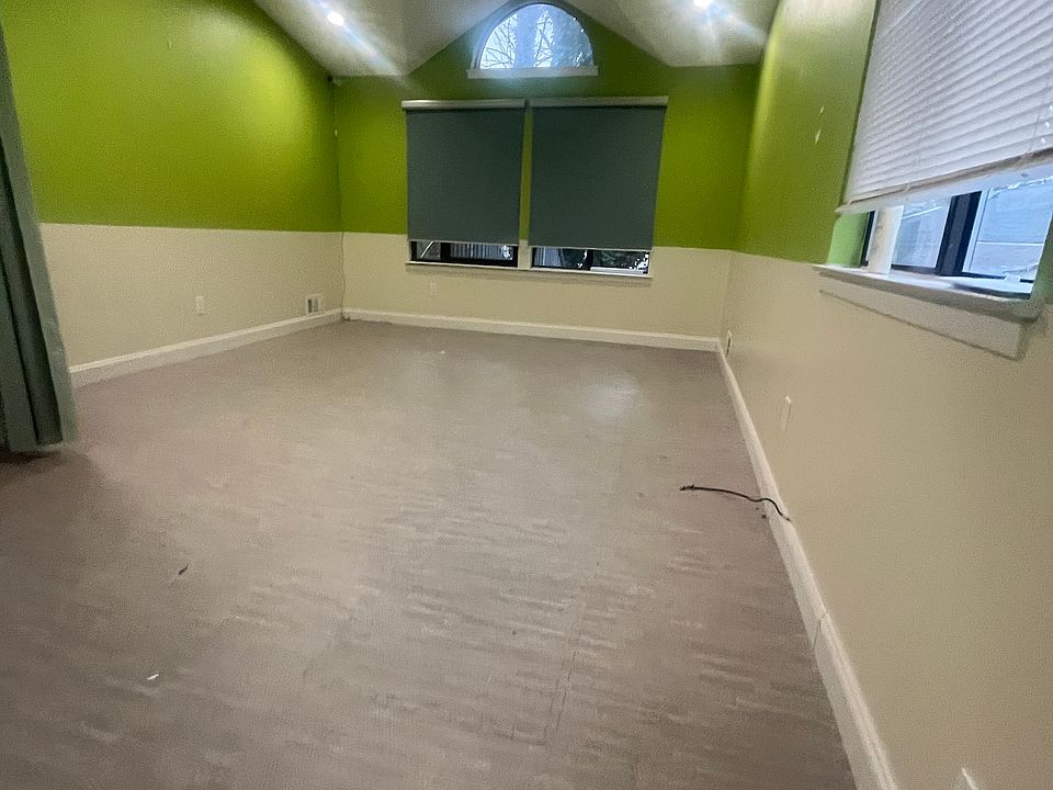 1st image of 79 Robinson Ave #1