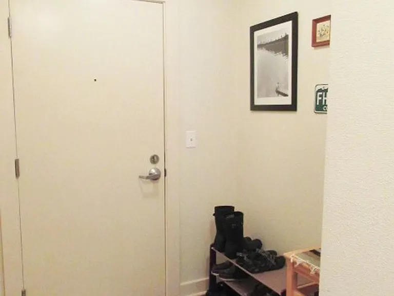 700 E Denny Way #202 — Photo 2