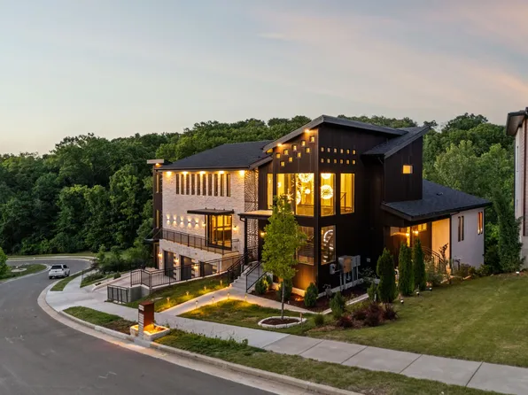 5824 Woodland Hills Dr, Nashville, TN 37211