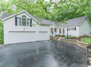 707 Forest Gate Ct, Ballwin, MO 63011