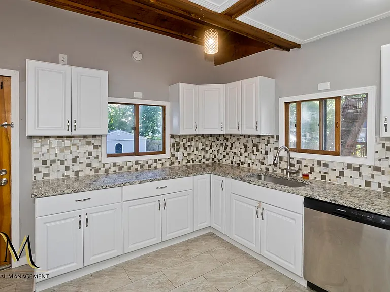 653 Belmont Ave — Photo 9