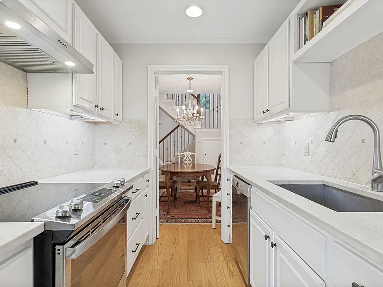 7617 Riverbrook Dr — Photo 9