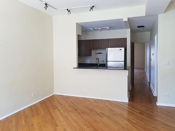 2nd image of 2706 N Wayne Ave Unit 1