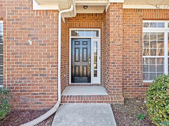 4th image of 228 Wainscott Dr